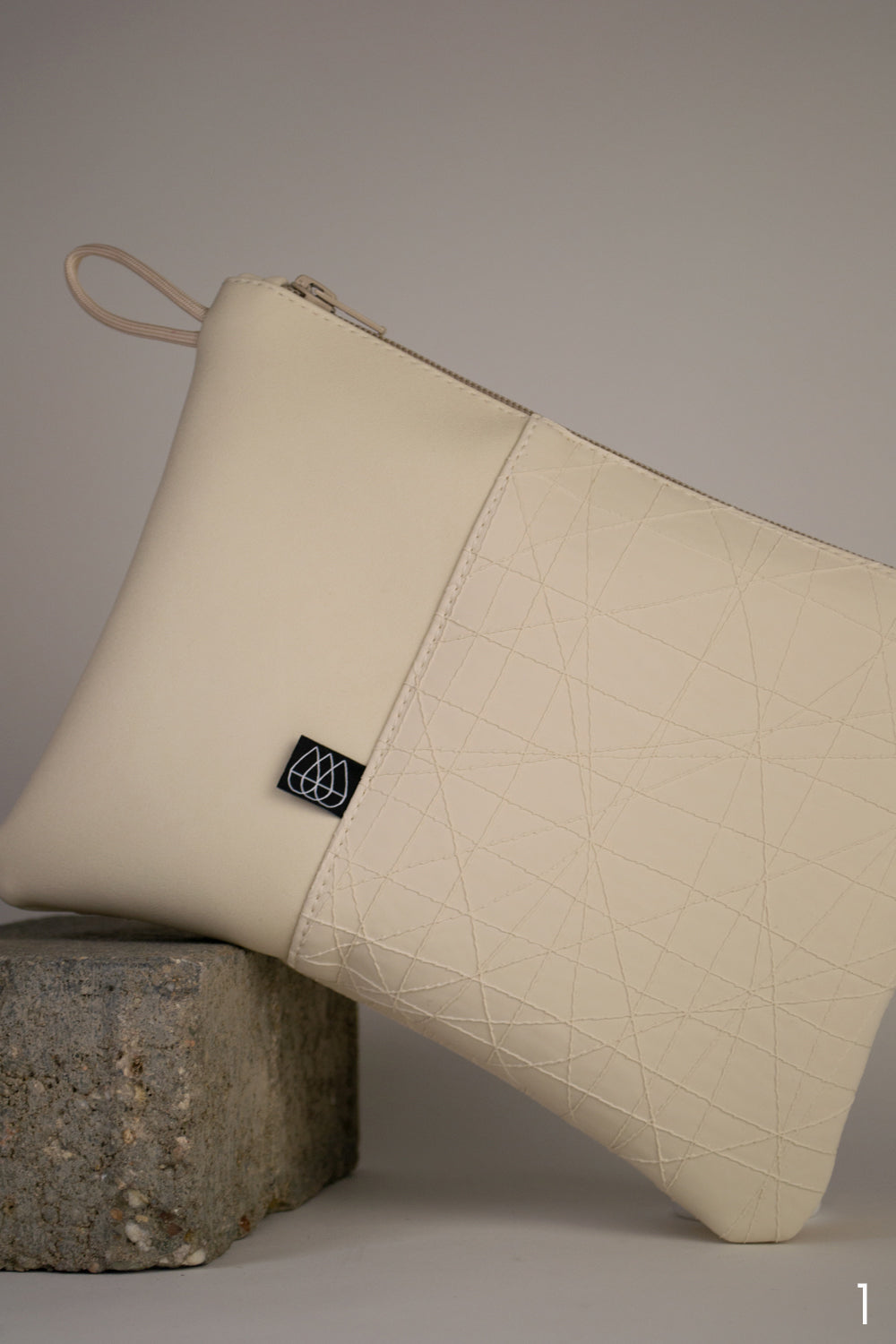 Pochette plate créme