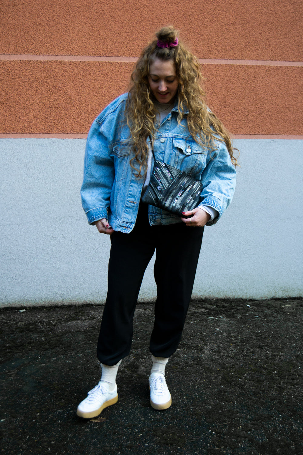 Festivaltasche Crazy Stripes / Black Metallic / Medium