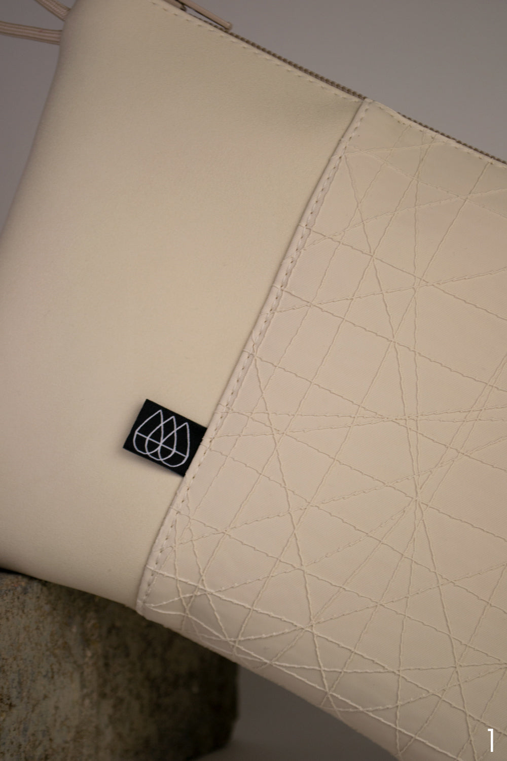 Pochette plate créme