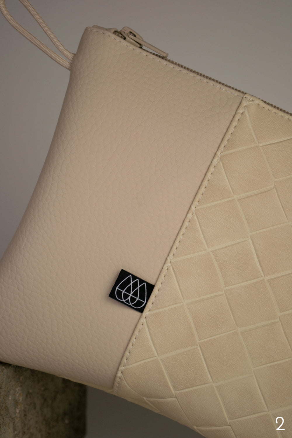 Pochette plate créme