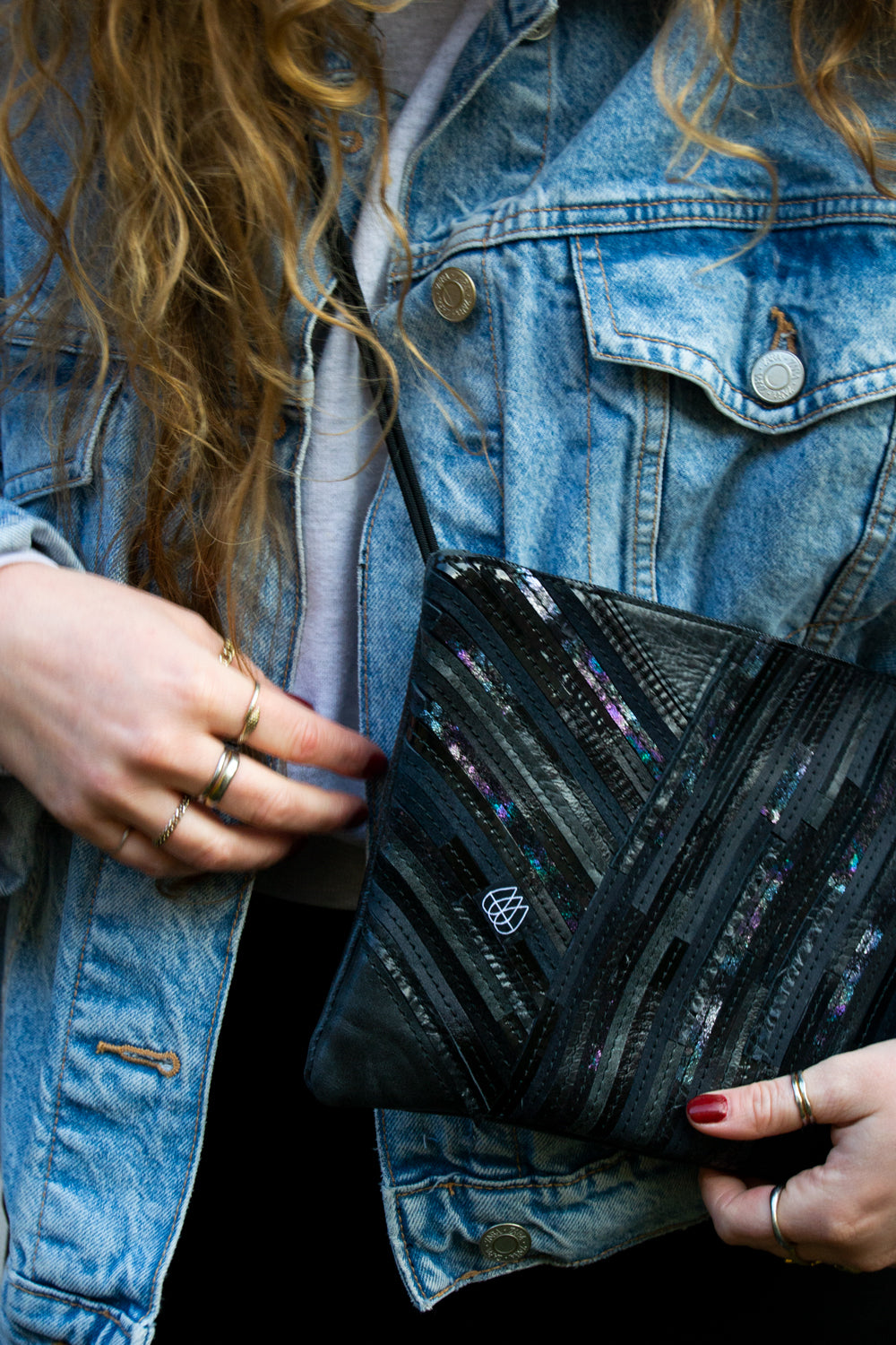 Festivaltasche Crazy Stripes / Black Metallic / Medium