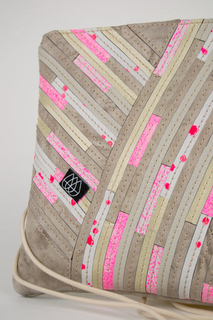 Festivaltasche Crazy Stripes / Grey Neon Pink / Medium