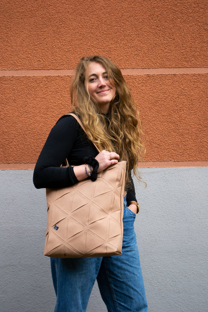 Ananasshopper "come closer!"